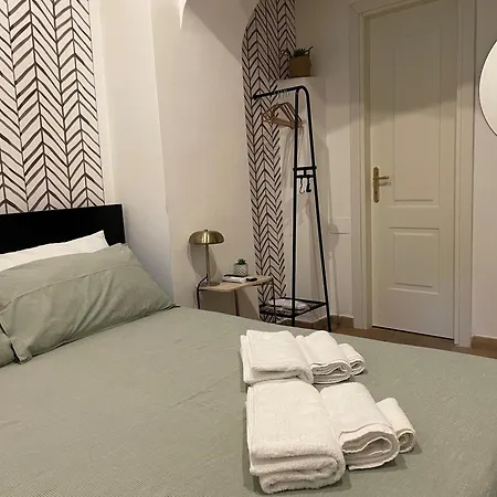 Casa Amicitia Piazza Di Spagna Апартаменты